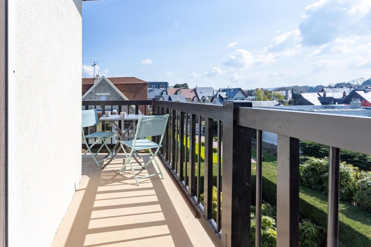 Le Carrousel - Appartement Avec Studio Attenant Deauville Exteriör bild