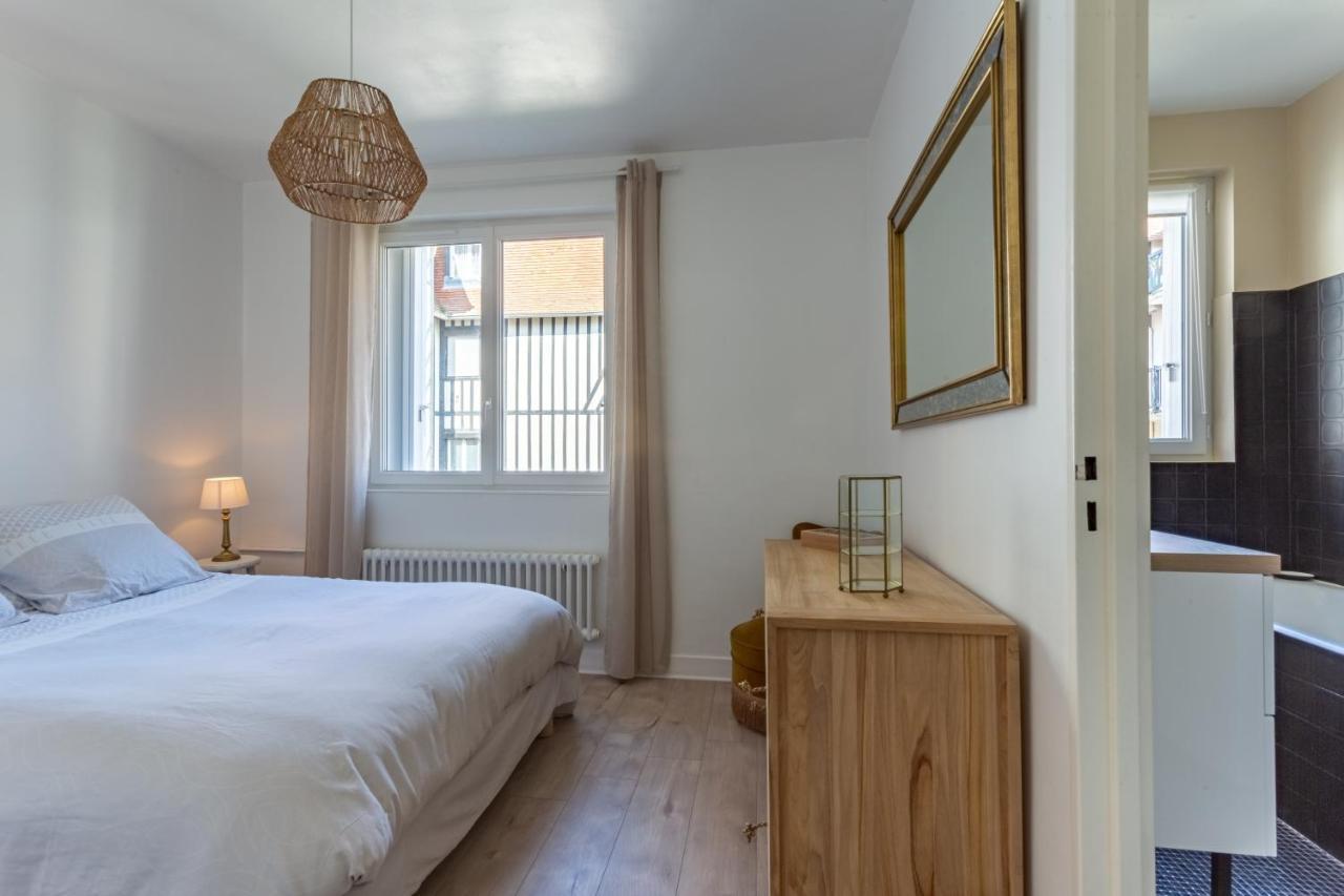 Le Carrousel - Appartement Avec Studio Attenant Deauville Exteriör bild